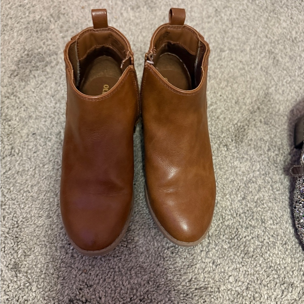 Girls Old Navy - Brown Leather Ankle Boots - size 1Y
